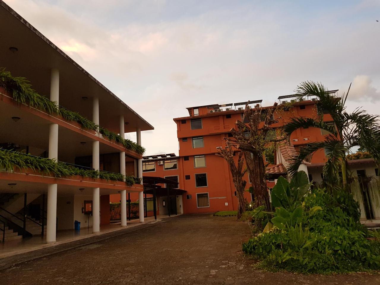 Gran Hotel De Lago - Lago Agrio Nueva Loja Exterior foto